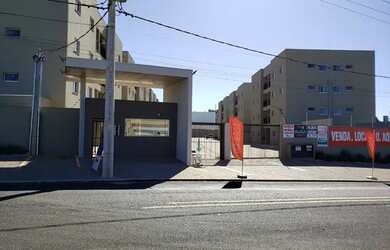 Imagem: O apartamento possui 2 Dormitórios, 1 Banheiro, 1 Vaga na garagem