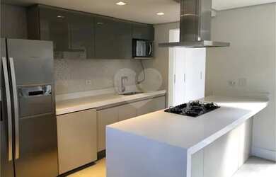 Imagem: A casa em condomínio possui 3 Dormitórios, 4 Banheiros, 2