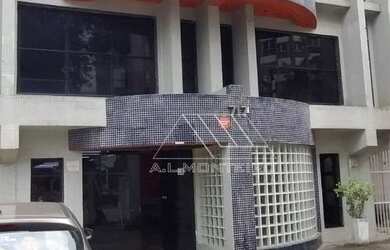 Imagem: O depósito possui 4 Vagas na garagem, 1.245m² de Área e