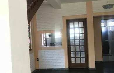 Imagem: A casa possui 2 Dormitórios, 1 Banheiro, 3 Vagas na garagem