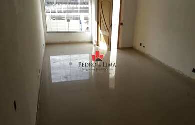 Imagem: A casa possui 3 Dormitórios, 2 Banheiros, 5 Vagas na garagem