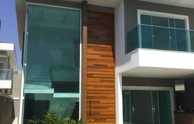 Imagem: A casa em condomínio possui 4 Dormitórios, 5 Banheiros, 2