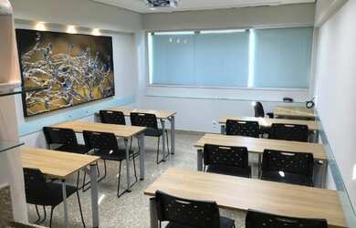 Imagem: O depósito possui 25m² de Área e está localizado em Estoril