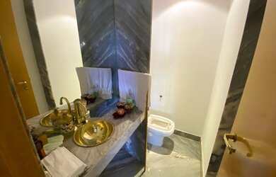 Imagem 5: Apartamento para aluguel possui 305 metros quadrados com 4 quartos em...