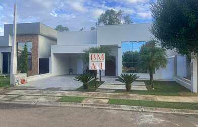 Imagem: A casa em condomínio possui 3 Dormitórios, 3 Banheiros, 4