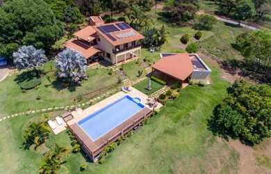 Imagem: O terreno possui 1.001m² de Área e está localizado em Matozinhos