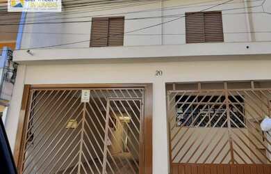 Imagem: A casa possui 3 Dormitórios, 3 Banheiros, 2 Vagas na garagem