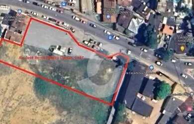 Imagem: O terreno possui 2.200m² de Área e está localizado em Armação