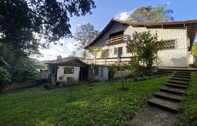 Imagem: A casa em condomínio possui 4 Dormitórios, 5 Banheiros, 2