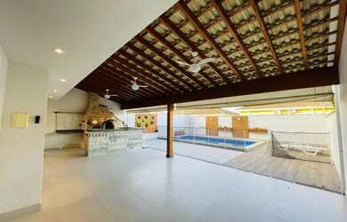 Imagem: A casa em condomínio possui 4 Dormitórios, 3 Banheiros, 3