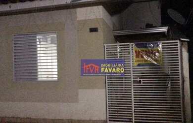 Imagem: A casa possui 3 Dormitórios, 2 Banheiros, 1 Vaga na garagem