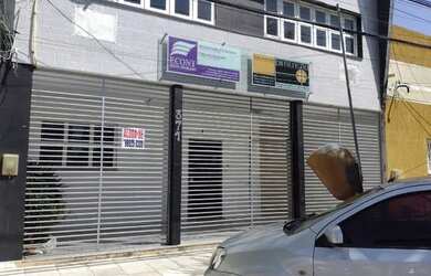 Imagem: A casa possui 5 Dormitórios, 3 Banheiros e está localizado