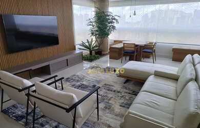 Imagem: O apartamento possui 4 Dormitórios, 3 Banheiros, 4 Vagas na