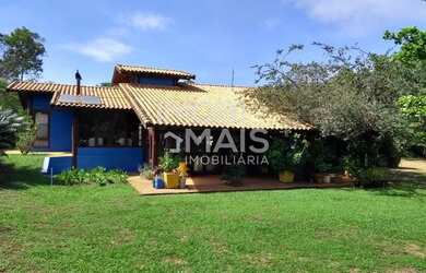 Imagem: A casa em condomínio possui 3 Dormitórios, 2 Banheiros, 550m²