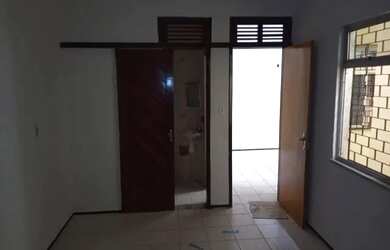 Imagem: A casa possui 1 Dormitório, 1 Banheiro, 35m² de Área e está