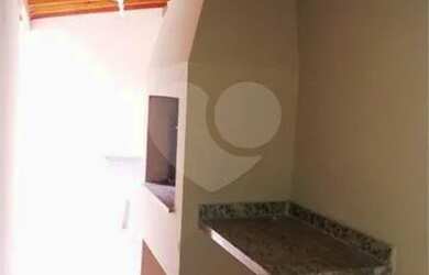 Imagem: A casa possui 2 Dormitórios, 1 Banheiro, 1 Vaga na garagem