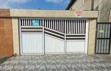 Imagem: A casa possui 2 Dormitórios, 2 Banheiros, 2 Vagas na garagem