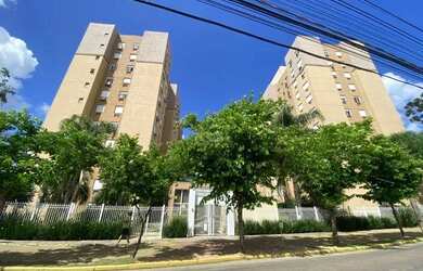 Imagem: O apartamento possui 3 Dormitórios, 1 Banheiro, 1 Vaga na garagem