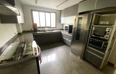 Imagem 8: Apartamento para aluguel possui 305 metros quadrados com 4 quartos em...