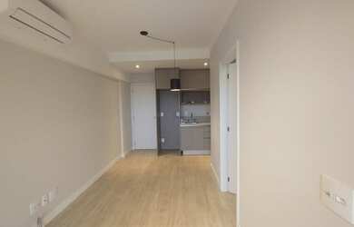 Imagem: O apartamento possui 1 Dormitório, 1 Banheiro, 1 Vaga na garagem