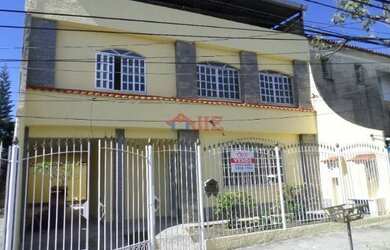 Imagem: A casa possui 4 Dormitórios, 4 Banheiros, 2 Vagas na garagem