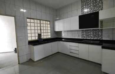 Imagem: A casa possui 2 Dormitórios, 2 Banheiros, 80m² de Área e