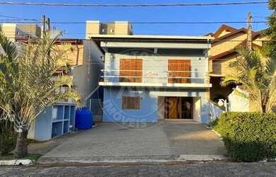 Imagem: A casa em condomínio possui 4 Dormitórios, 4 Banheiros, 1