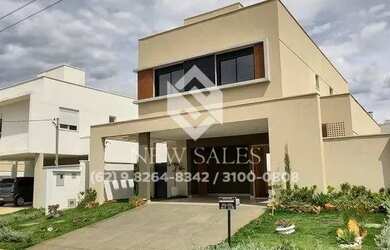 Imagem: A casa possui 4 Dormitórios, 4 Banheiros, 3 Vagas na garagem