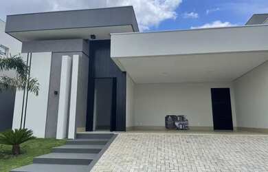 Imagem: A casa em condomínio possui 3 Dormitórios, 5 Banheiros, 4