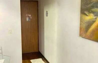 Imagem: O apartamento possui 3 Dormitórios, 1 Banheiro, 1 Vaga na garagem