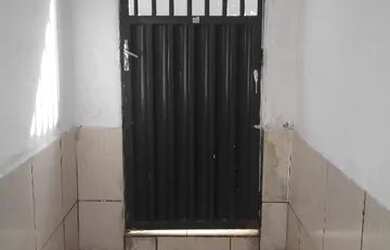 Imagem: A casa possui 1 Dormitório, 1 Banheiro e está localizado