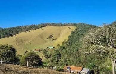 Imagem: O terreno possui 600m² de Área e está localizado em Centro
