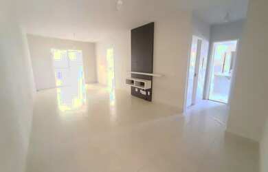 Imagem: A casa em condomínio possui 3 Dormitórios, 2 Banheiros, 2