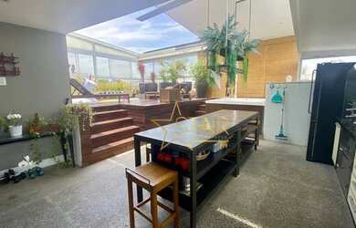 Imagem: O apartamento na cobertura possui 4 Dormitórios, 5 Banheiros