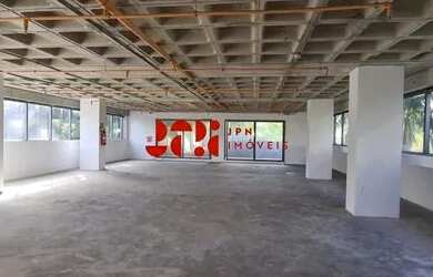 Imagem: O depósito possui 5 Vagas na garagem, 632m² de Área e está