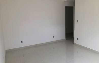 Imagem: A casa possui 3 Dormitórios, 3 Banheiros, 4 Vagas na garagem