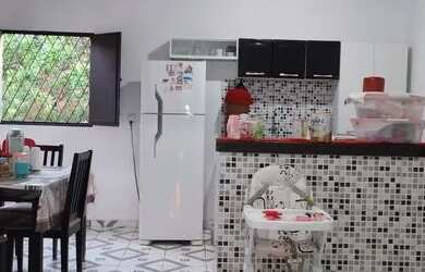 Imagem: A casa possui 2 Dormitórios, 1 Banheiro, 4 Vagas na garagem