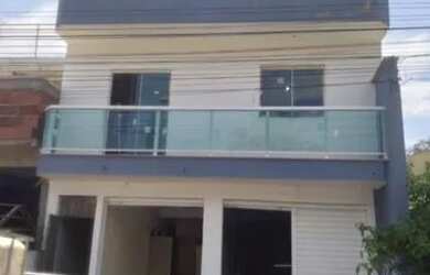 Imagem: A casa possui 2 Dormitórios, 3 Banheiros, 2 Vagas na garagem