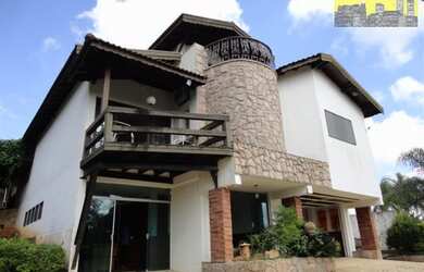 Imagem: A chácara possui 740m² de Área e está localizado em Louveira