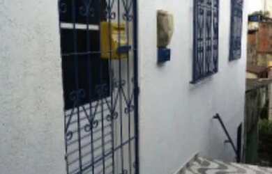 Imagem: A casa possui 1 Dormitório, 1 Banheiro e está localizado