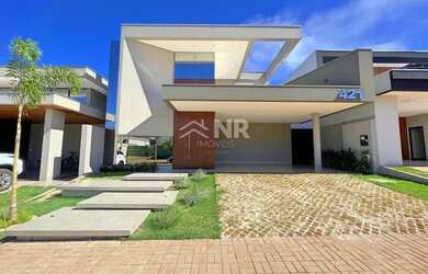 Imagem: A casa em condomínio possui 3 Dormitórios, 4 Banheiros, 2