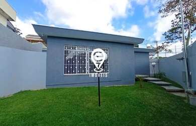 Imagem: A casa possui 4 Dormitórios, 4 Banheiros, 4 Vagas na garagem