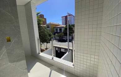 Imagem: A casa possui 3 Dormitórios, 2 Banheiros, 1 Vaga na garagem