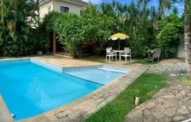 Imagem: A casa em condomínio possui 5 Dormitórios, 5 Banheiros, 2