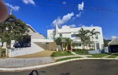 Imagem: A casa em condomínio possui 3 Dormitórios, 5 Banheiros, 4