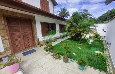 Imagem: A casa possui 5 Dormitórios, 5 Banheiros, 2 Vagas na garagem