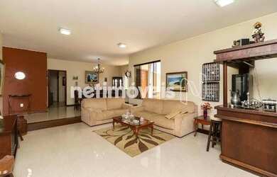 Imagem: A casa em condomínio possui 5 Dormitórios, 5 Banheiros, 2