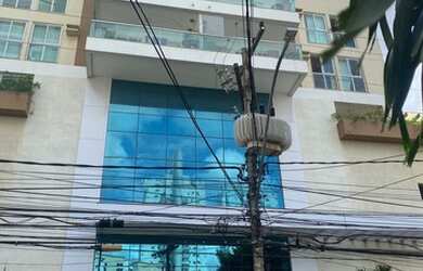 Imagem: O apartamento à venda possui 1 Dormitório, 1 Banheiro, 1 Vaga