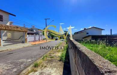 Imagem: O terreno possui 300m² de Área e está localizado em Loteamento