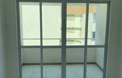 Imagem 2: Apartamentos na avenida Paralela - em frente a Estção do Metrô